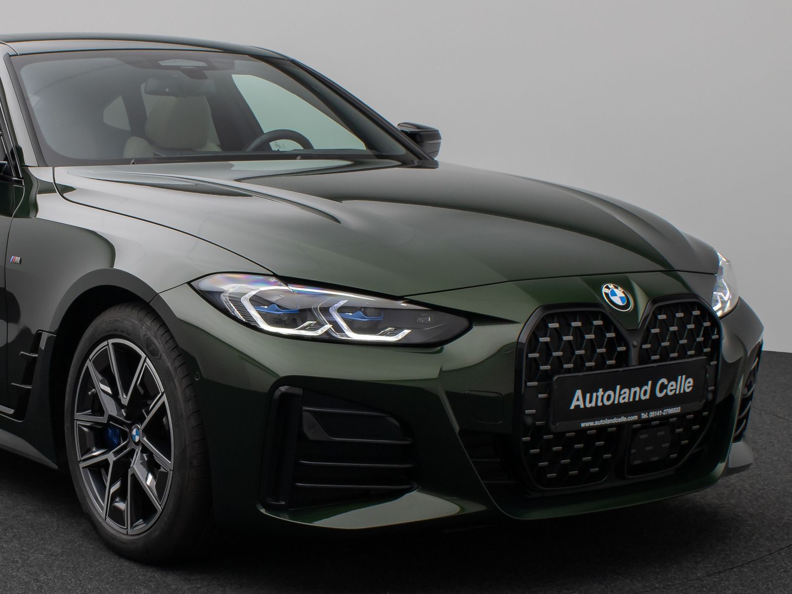 Fahrzeugabbildung BMW M440i xD GC Glasdach Laser 360°HUD DAB HiFi ACC