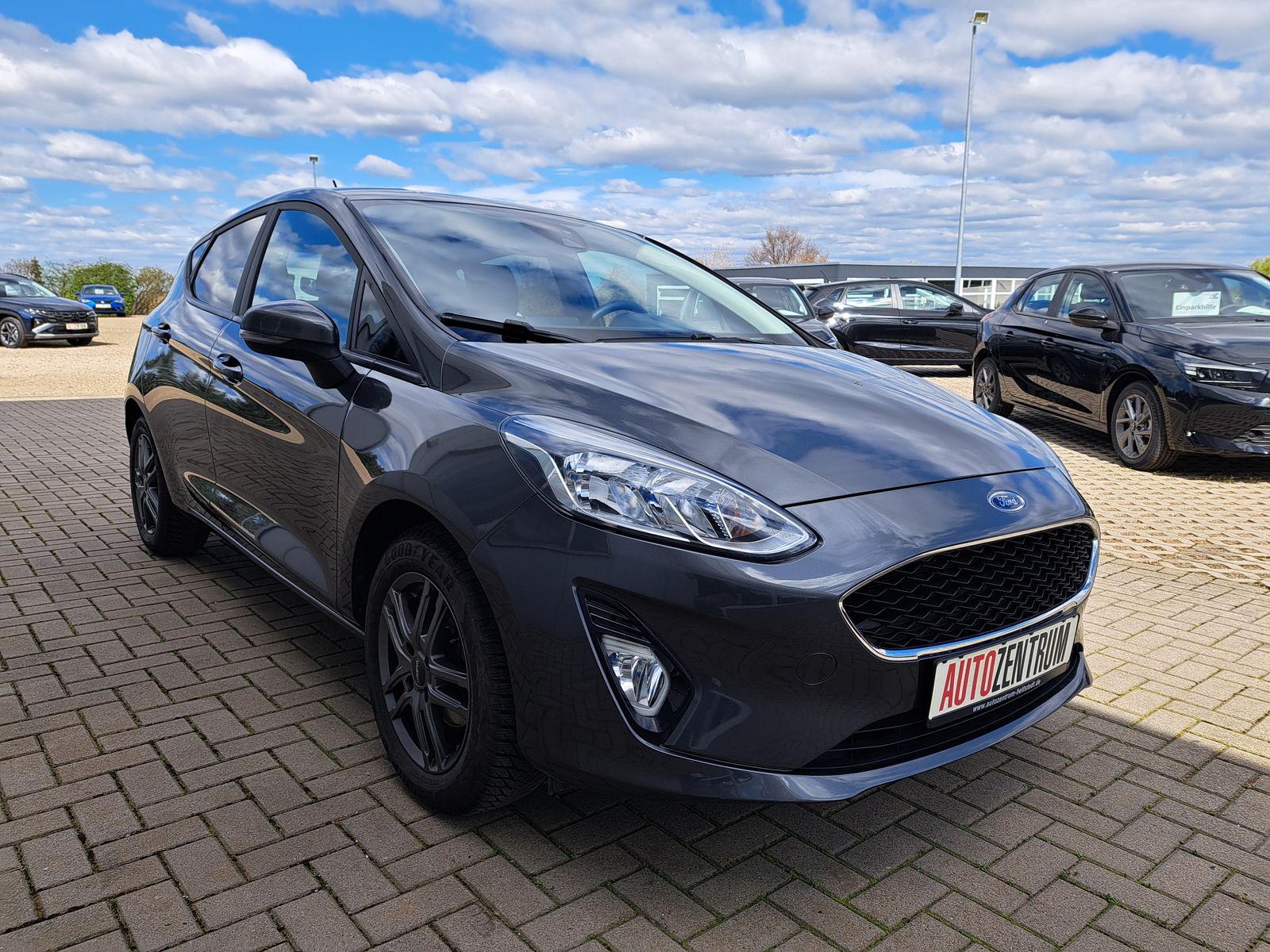 Fahrzeugabbildung Ford Fiesta 1.1 Cool & Connect APP-LINK WINTERPAKET