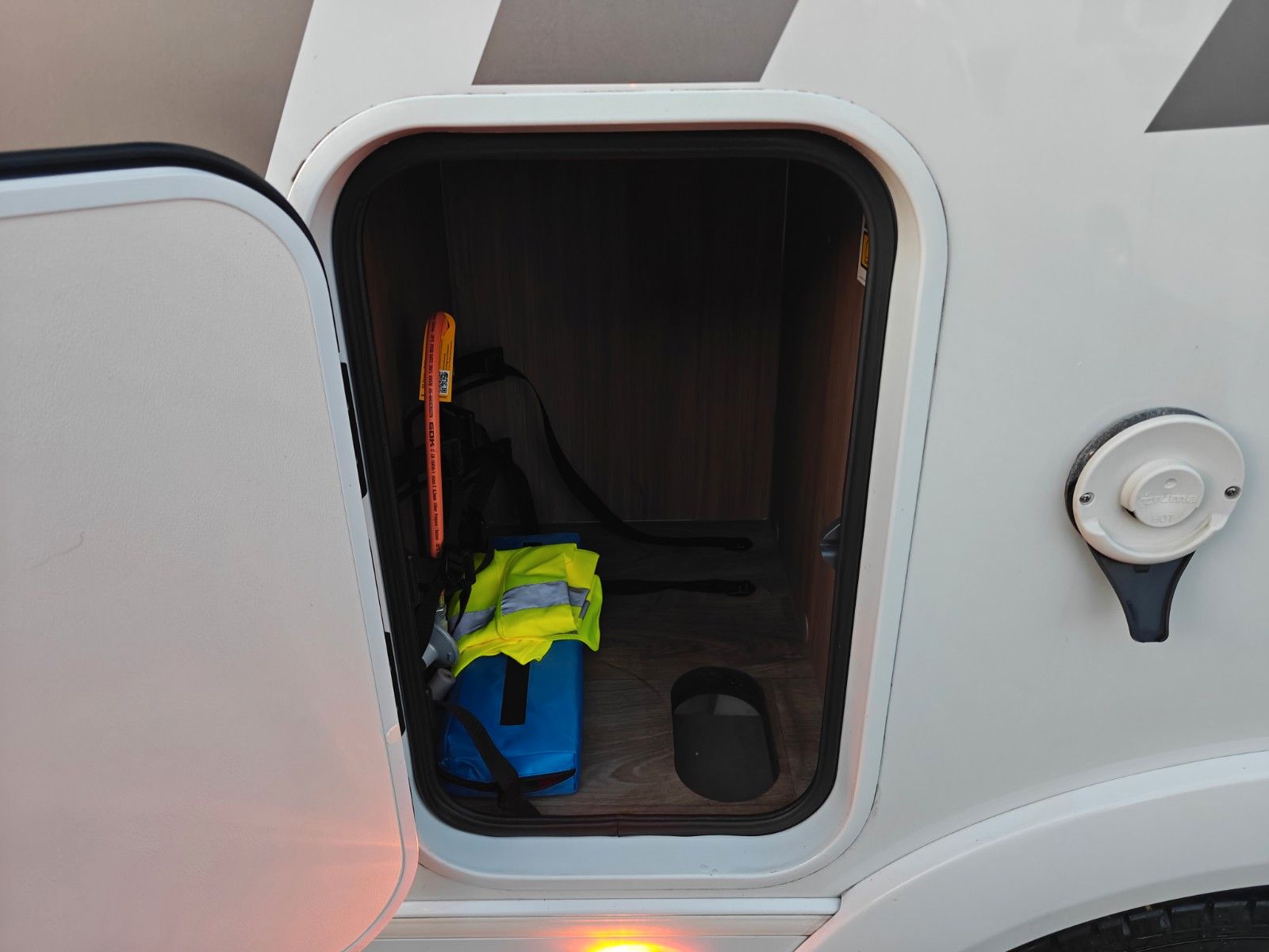 Fahrzeugabbildung Carado T-135 - SAT, TV, 2x Batterie, Solar, Automatik!