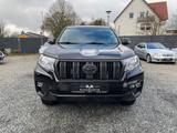 Toyota Land Cruiser 2.8 D 2Hand AHK AUTOMATIK LED - schwarze Toyota Land Cruiser