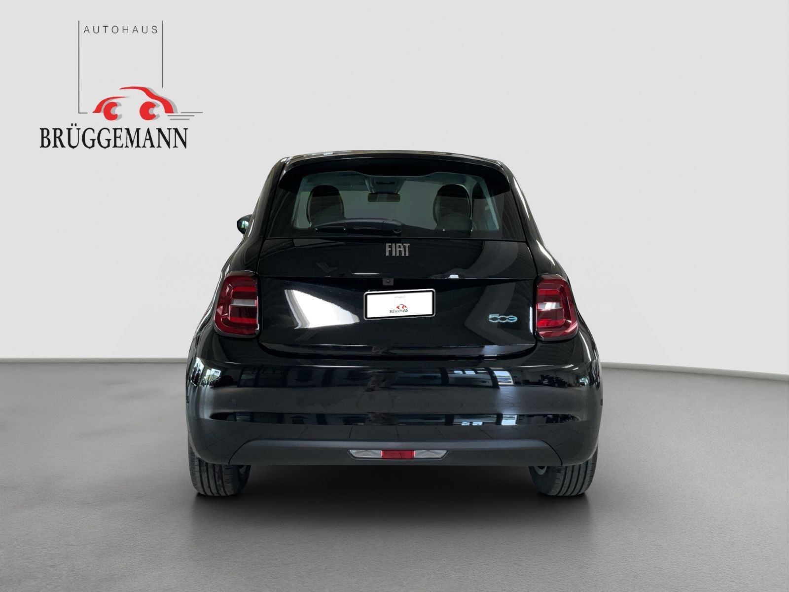 Fahrzeugabbildung Fiat 500e + Komfort Paket, Style Paket