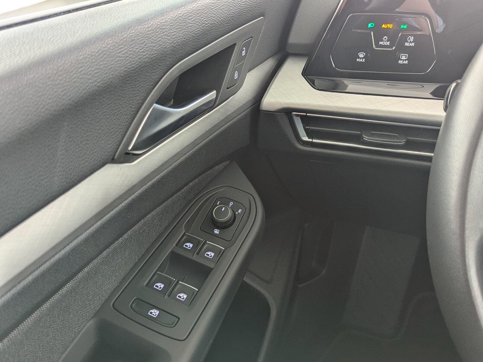 Volkswagen Golf VIII 1.0 TSI Life OPF LED+NAVI+SHZ+RFK+SPUR, миниатюра 23