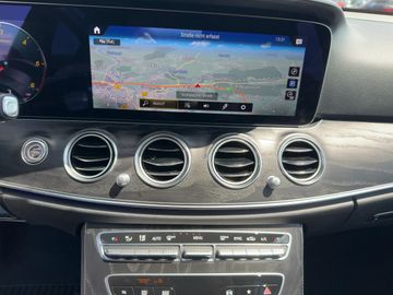 Mercedes E 200 - 12
