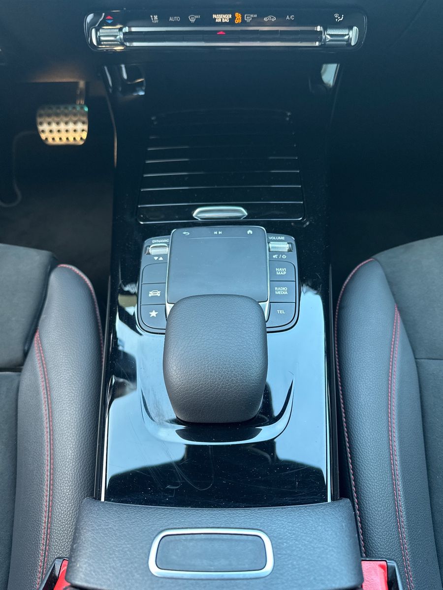 Fahrzeugabbildung Mercedes-Benz CLA 220 Shooting Brake d AMG Line Night-Paket