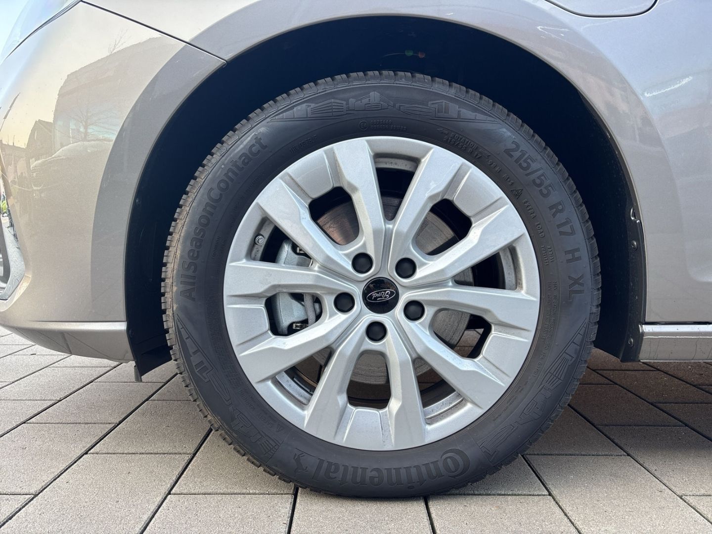 Fahrzeugabbildung Ford Tourneo Connect PHEV Titanium 1.5 EB EU6e Navi