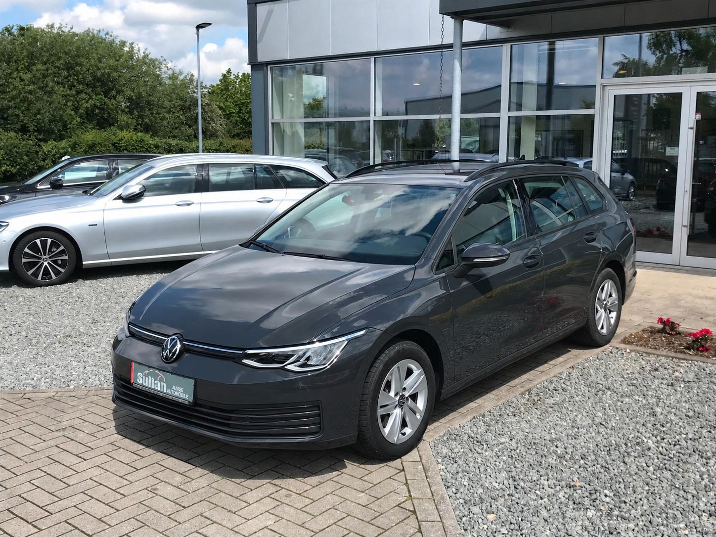 Volkswagen Golf VIII 2.0 TDI Var. Life AHK Kam LED Stand.