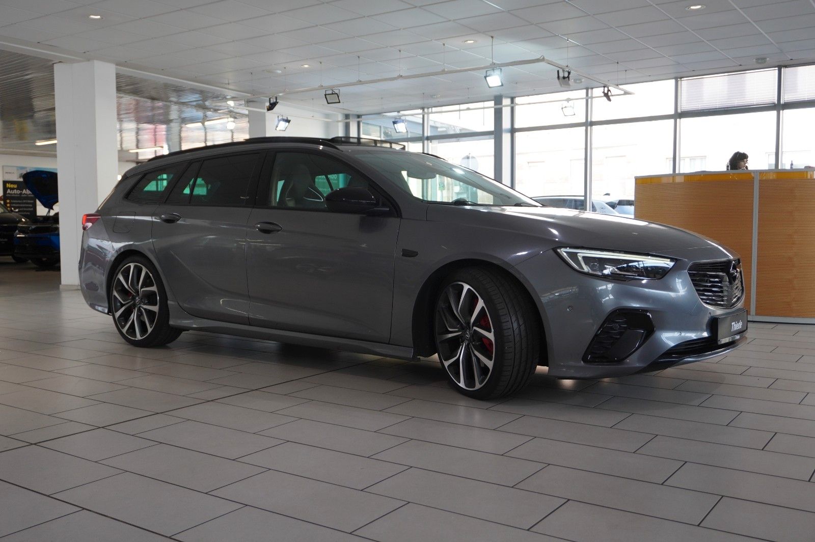 Fahrzeugabbildung Opel Insignia B ST 2.0D GSi 4X4 NAVI/LED/HUD/PANO/AHK