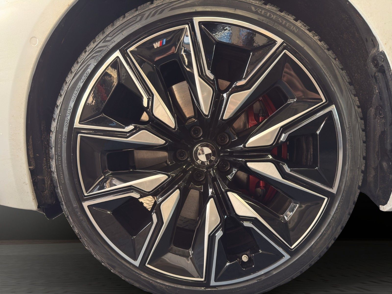 Fahrzeugabbildung BMW 750Li xDrive *LASER*360°*H&K*Masssage*Skylounge*