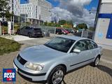 Volkswagen Passat 1.6 KLIMA+AHK+SITZHEIZUNG+HU NEU - gebrauchte VW Passat aus dem Jahr 2000