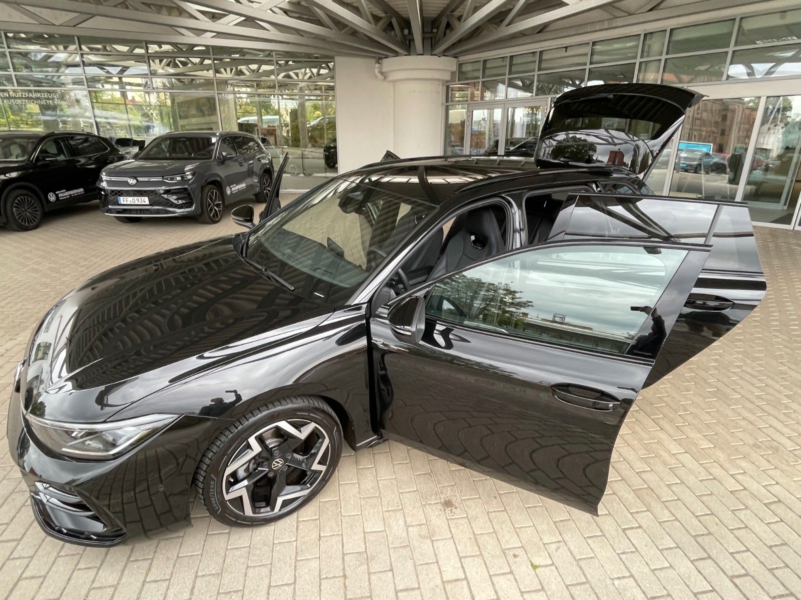 Volkswagen Passat Variant 2.0 TDI SCR DSG R-Line foto 3