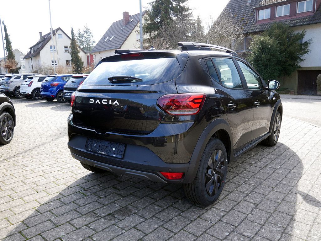 Fahrzeugabbildung Dacia Sandero Stepway Expression TCe 90