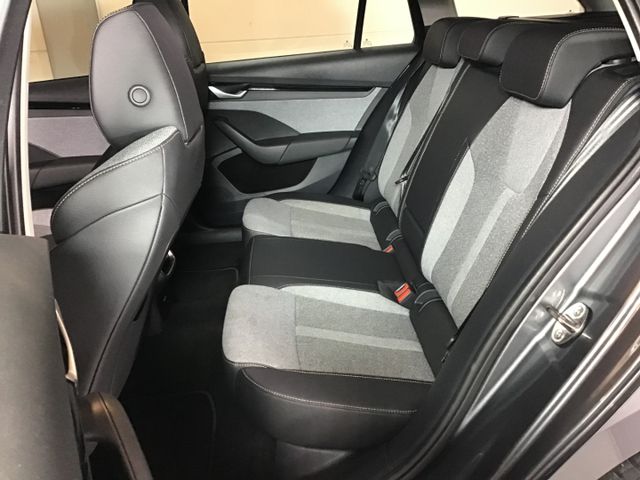 Fahrzeugabbildung Skoda Octavia Selection 2.0 TDI Combi DSG/ACC/Navi/RFK