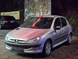 Peugeot 206 1.4 - 2. Hand - Automatik  Kl... - gebrauchte Peugeot 206 aus dem Jahr 1999