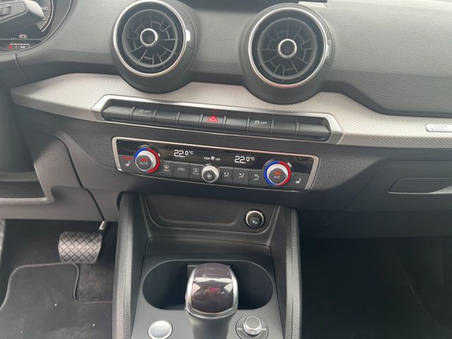 Q2 35 1.5 TFSI S line Bluetooth LED Klima