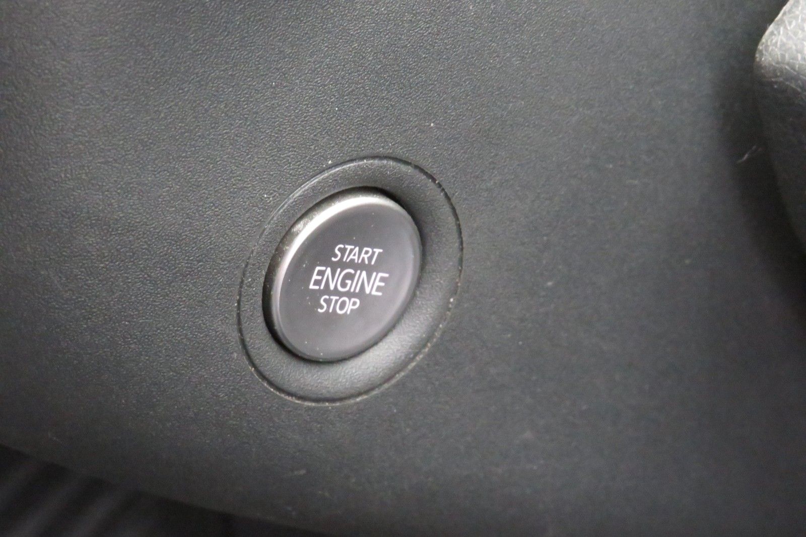 Fahrzeugabbildung Volkswagen ID.5 Pro 128 kW ASSISTENT-PAKET ACC AHK SITZH 1H