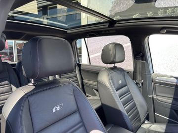 Fahrzeugabbildung Volkswagen Touran 2.0 TDI R Line Pano Leder ACC Standh. 18"