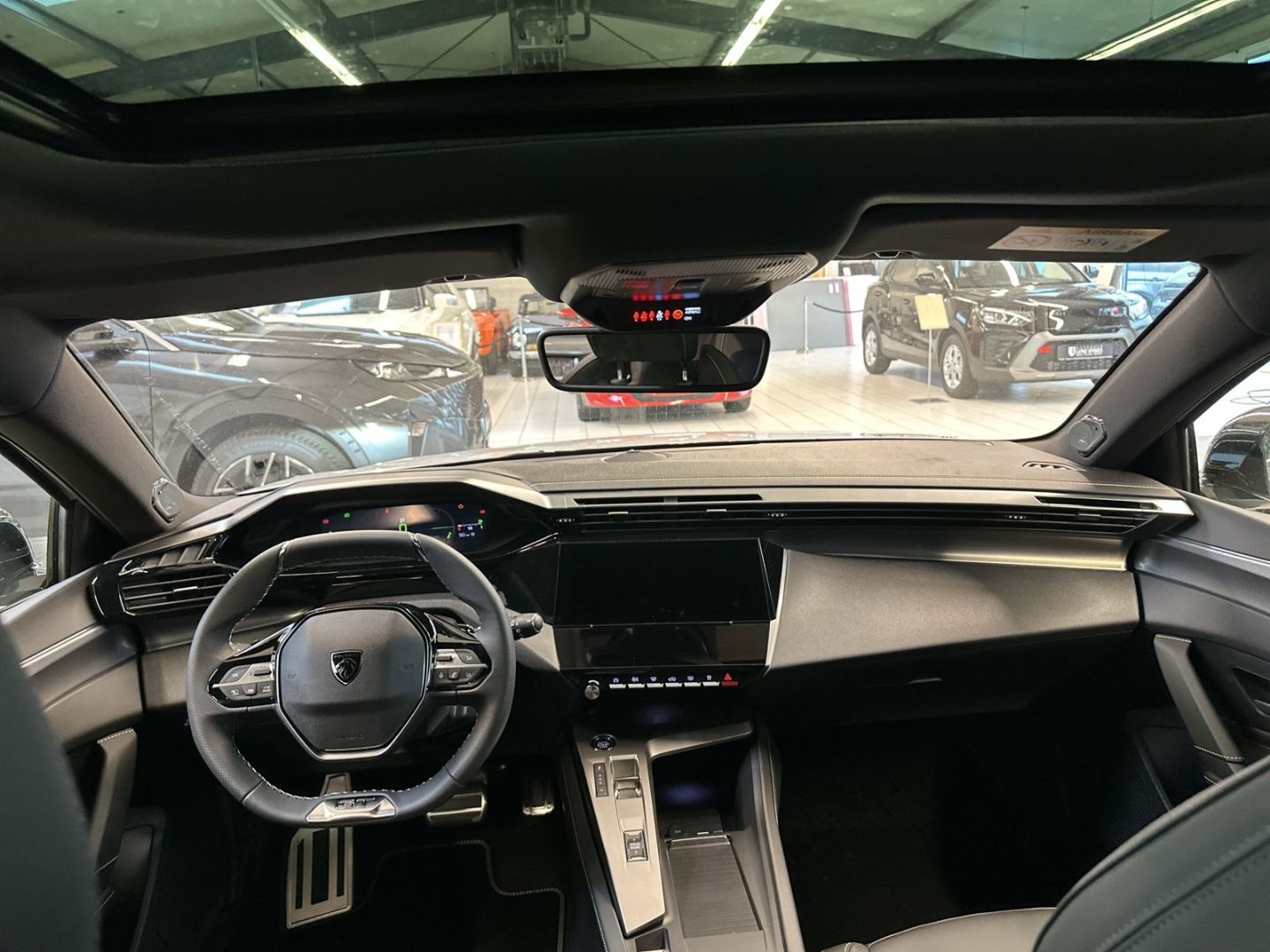 Fahrzeugabbildung Peugeot 308 SW GT HYBRID 145 e-DSC6 Panorama Navi ACC