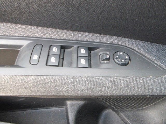 Fahrzeugabbildung Peugeot 5008 Basis 1.5D LED/AHK/PDC/TEMPOMAT