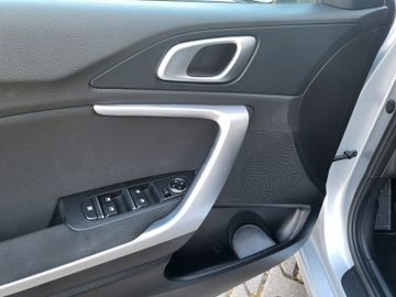 Fahrzeugabbildung Kia Ceed 1.0 T-GDi Edition 7 KLIMA SHZ LHZ KAMERA