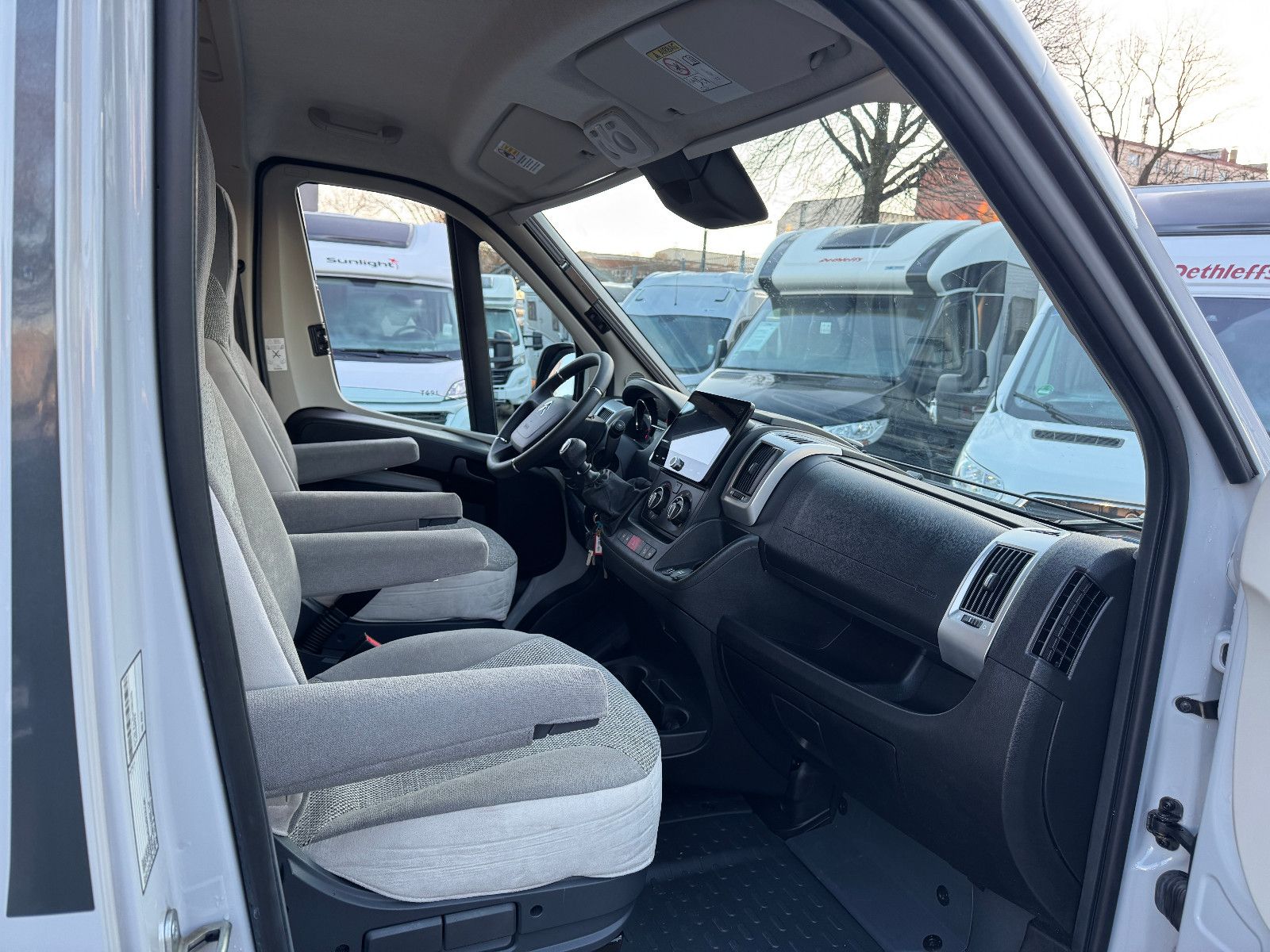 Fahrzeugabbildung Pössl 600 2WIN R PLUS CITROEN SCHLAFDACH AHK KAMERA