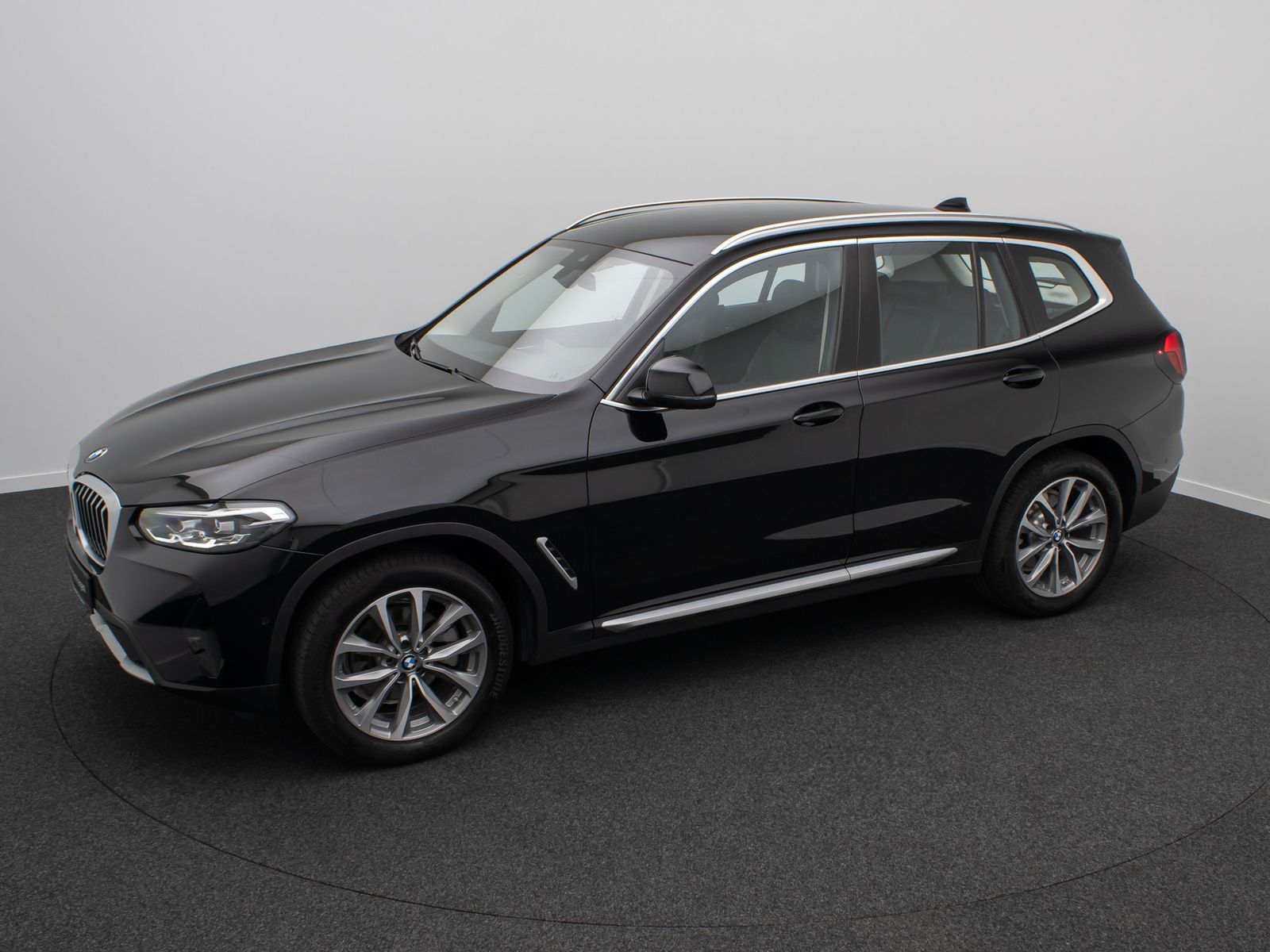 Fahrzeugabbildung BMW X3 xD20d Kamera DAB DrivAssist LED Sport 19Zoll