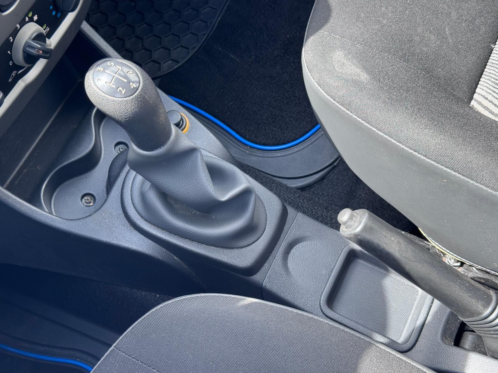 Fahrzeugabbildung Dacia SANDERO 1.4 AMBIANCE/ALLWETTER/SCHECKHEFT/5T
