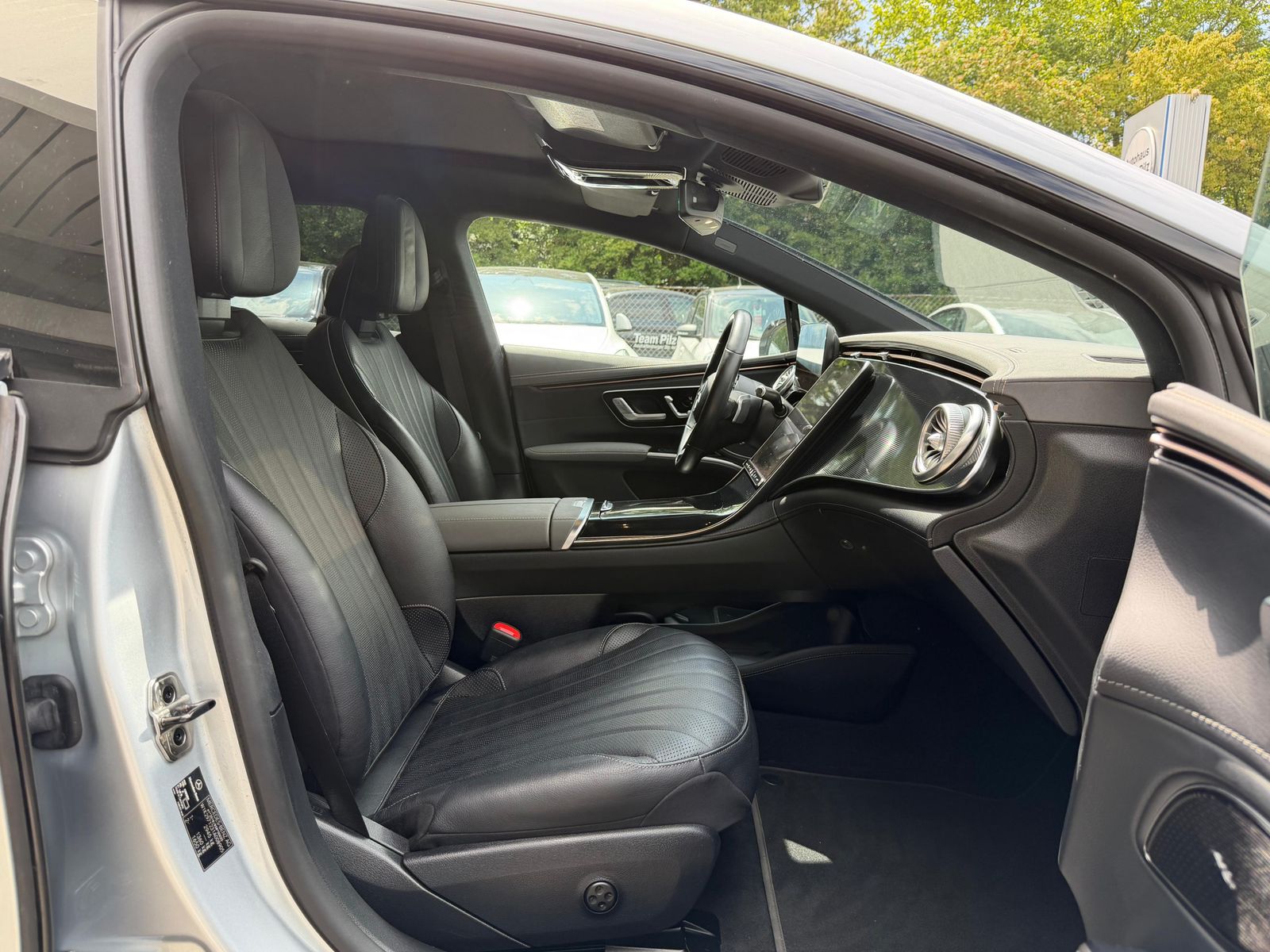 Fahrzeugabbildung Mercedes-Benz EQS  450+ AIRMAT+PANO+LED+SHZ+MEMO+ACC+WP+360°+