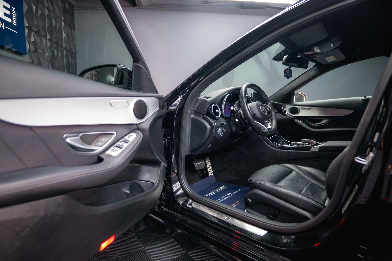 Fahrzeugabbildung Mercedes-Benz C 400 T 4Matic AMG Night-Edition *LED*19%*