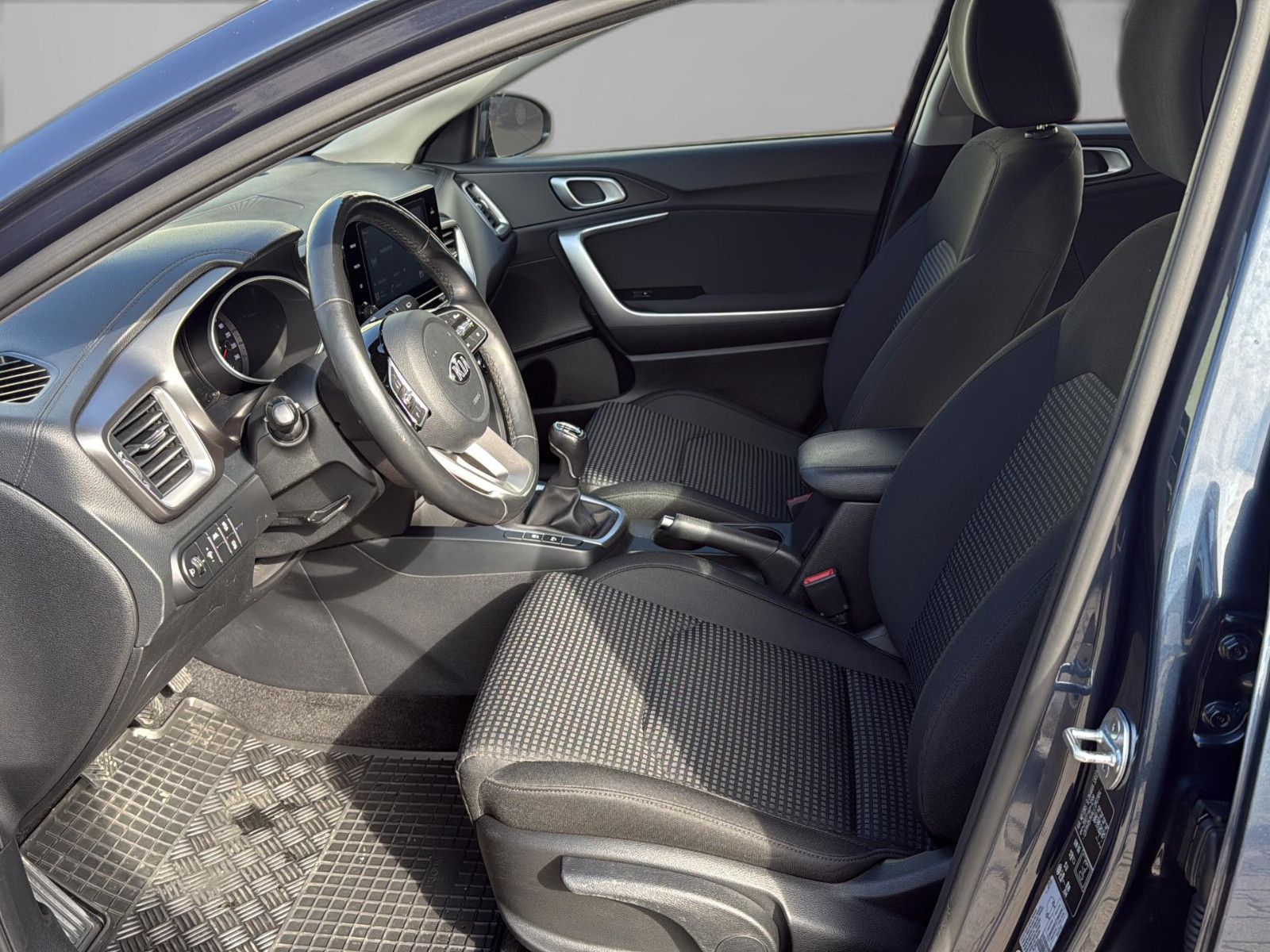 Fahrzeugabbildung Kia KIA Ceed Edition 7/ 1.Hand