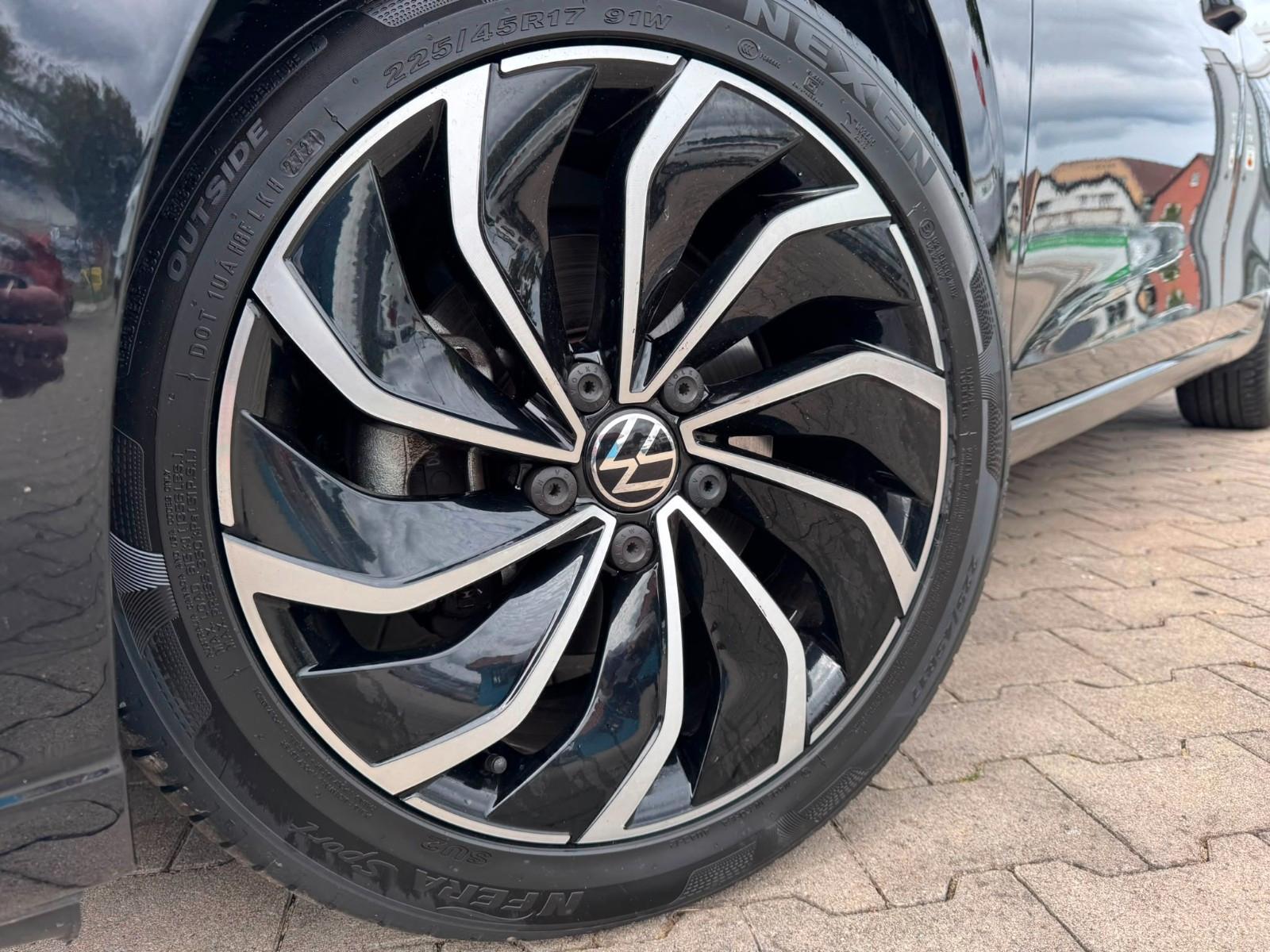 Volkswagen Golf VIII Lim. Style eTSI ACT Automatik, Navi...