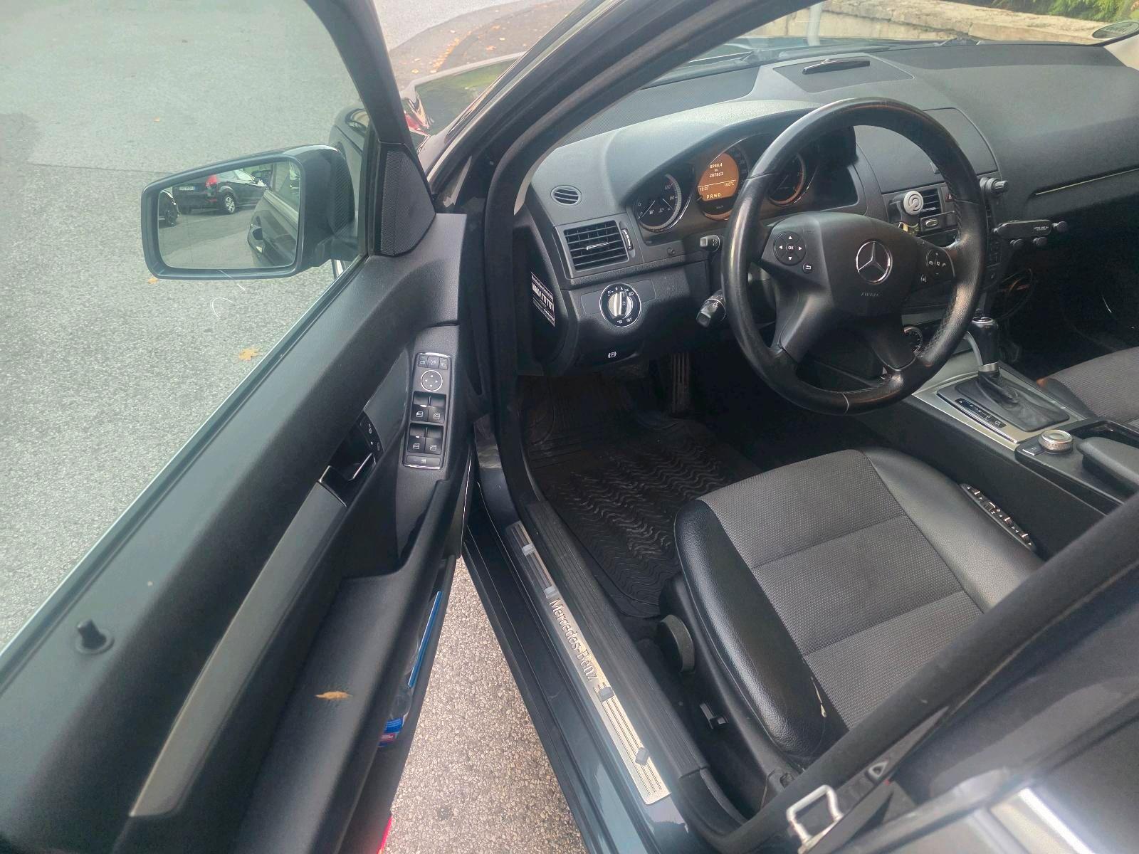 Mercedes-Benz C220 2009 — photo 15
