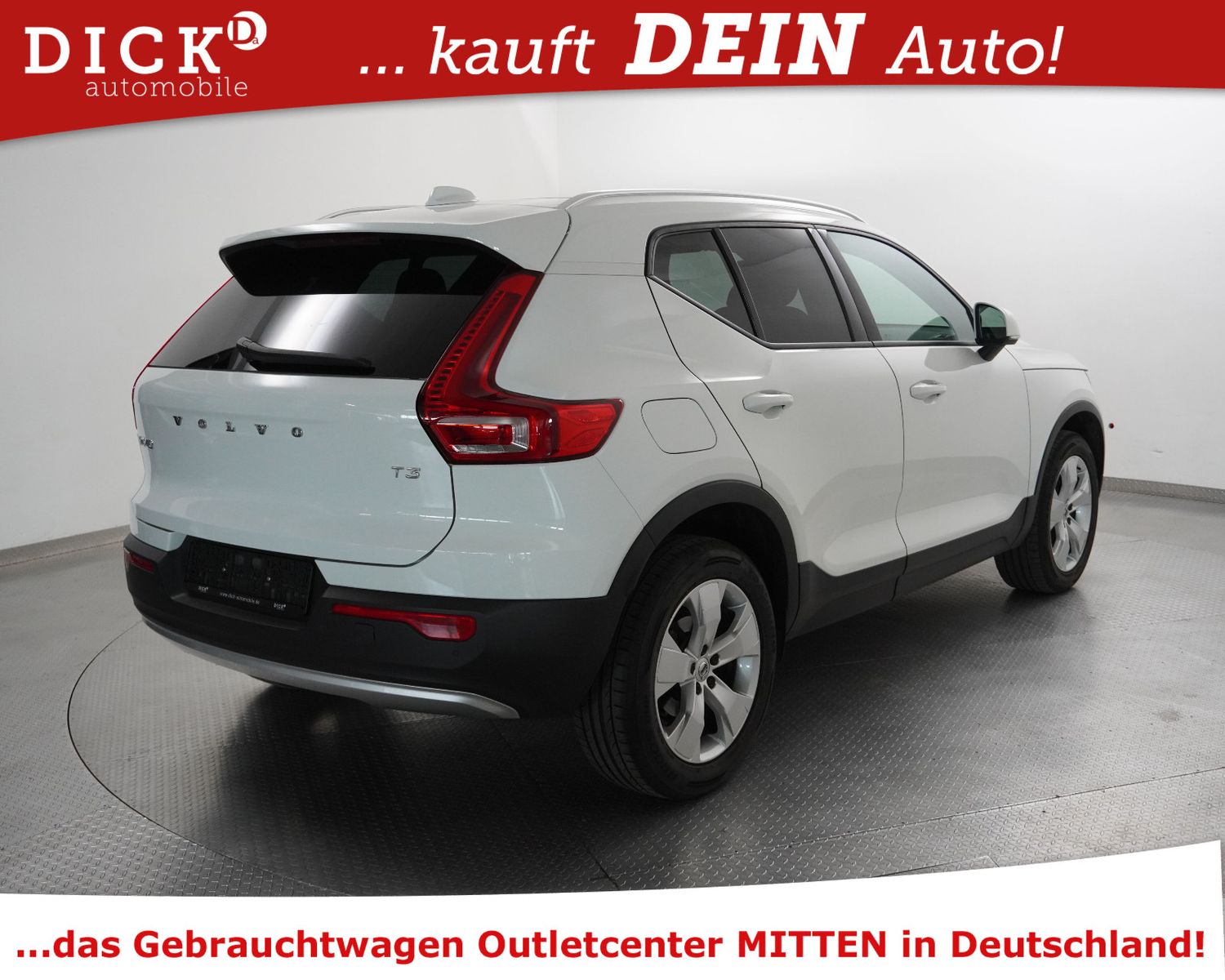 Fahrzeugabbildung Volvo XC40 T3 Aut Momen PANO+VIRTU+LED+KAM+H&K+ACC+SHZ