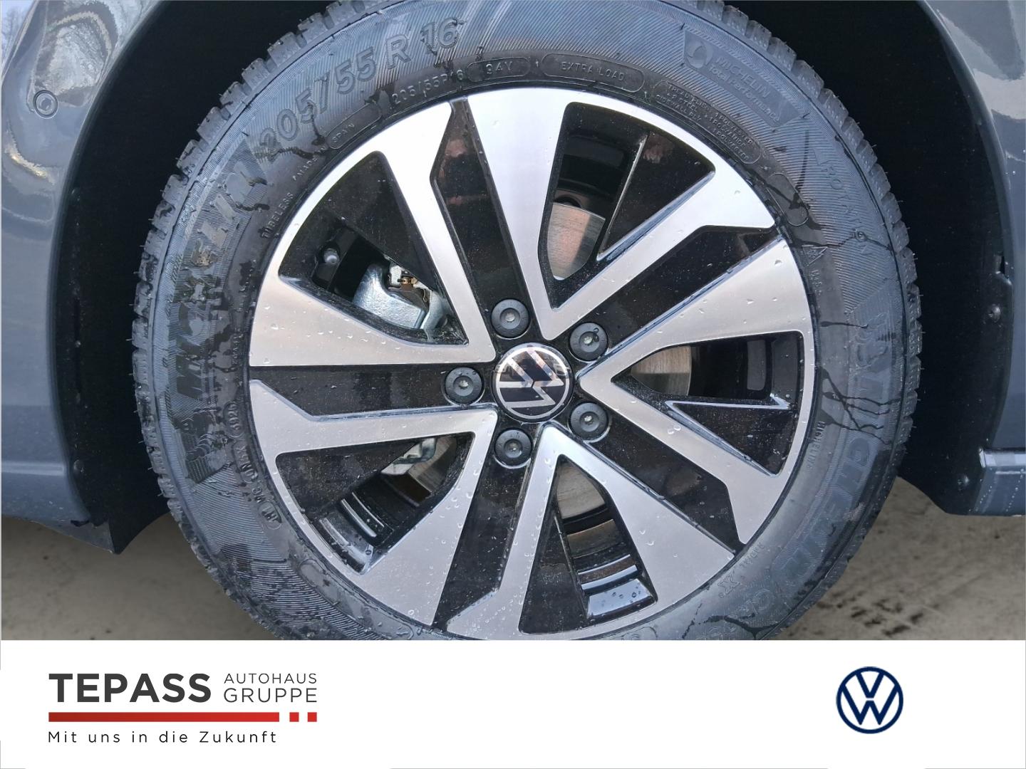 Volkswagen Golf 1.5 l eTSI Energy PANO AHK GJR, миниатюра 14