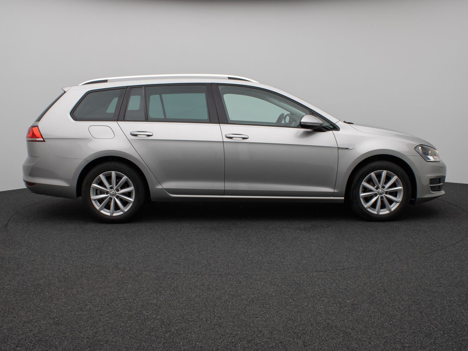 Fahrzeugabbildung Volkswagen Golf VII Variant Lounge BMT Sitzhzg Navi AHK