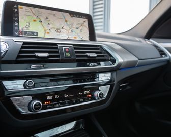 Fahrzeugabbildung BMW X3 30d xDrive M-SPORT|PANO|HUD|ACC|LED|STANDH.