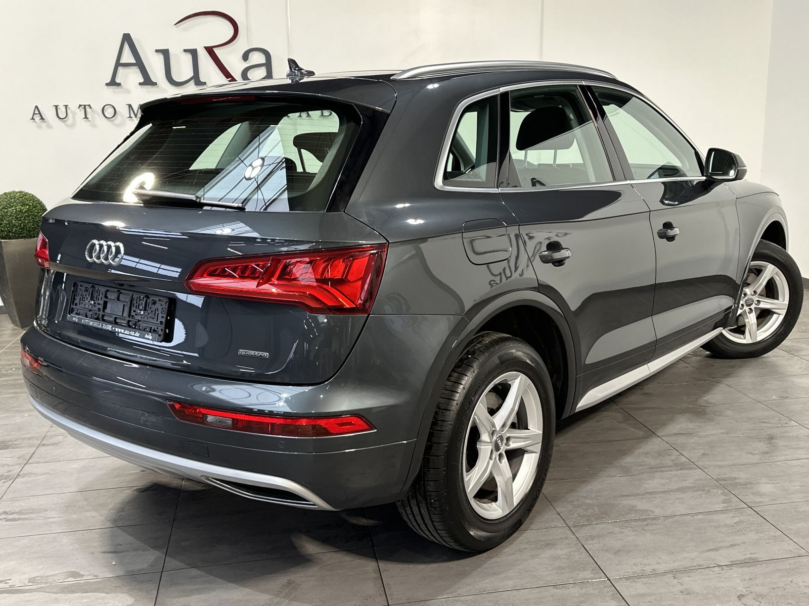 Fahrzeugabbildung Audi Q5 40 TDI Quattro Sport NAV+XEN+ACC+PANORAMA+KAM
