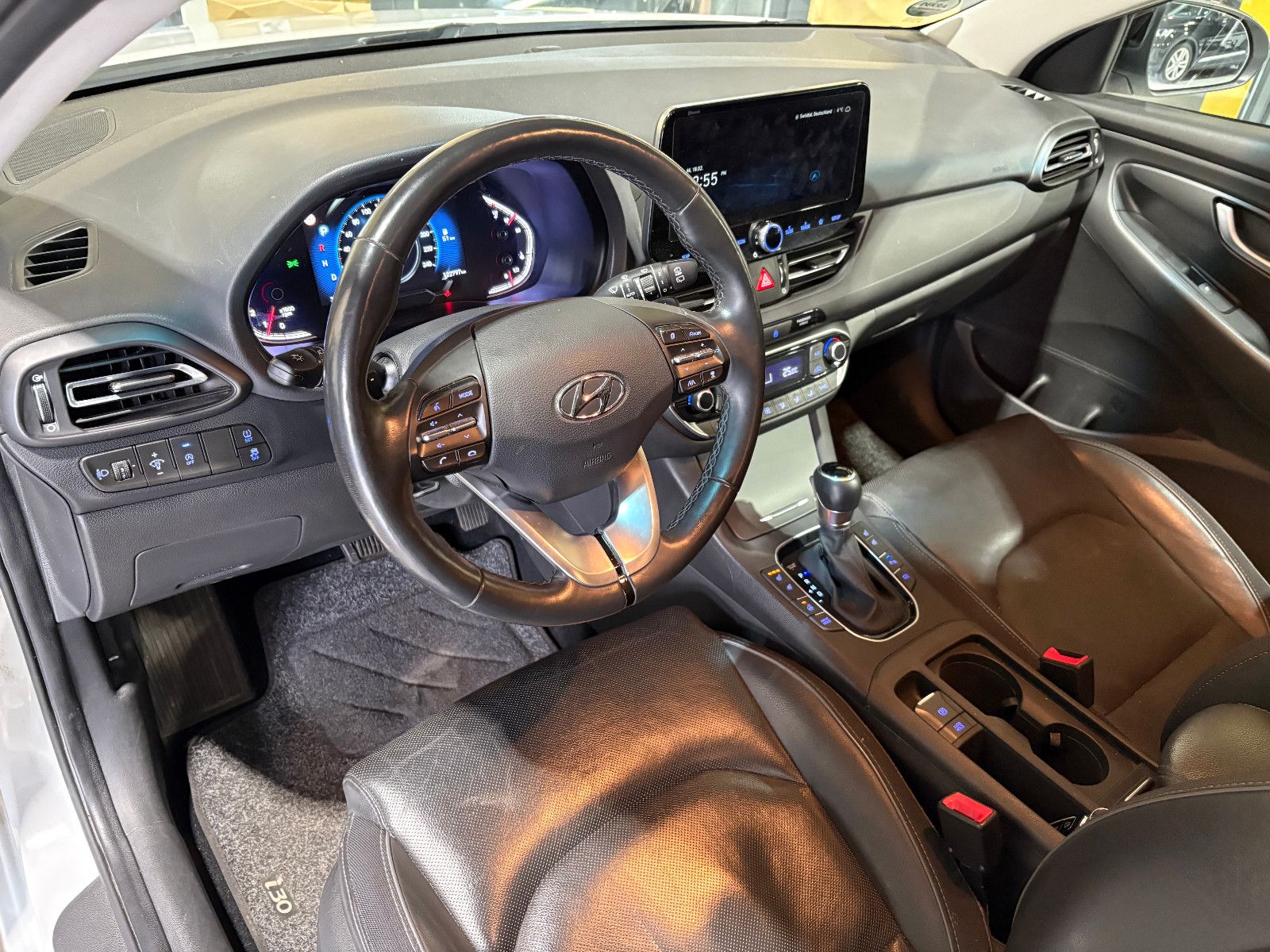 Fahrzeugabbildung Hyundai i30 CW /AUTOMATIK/MEMORY/LEDER/1-HAND/HEIZ-LENKR