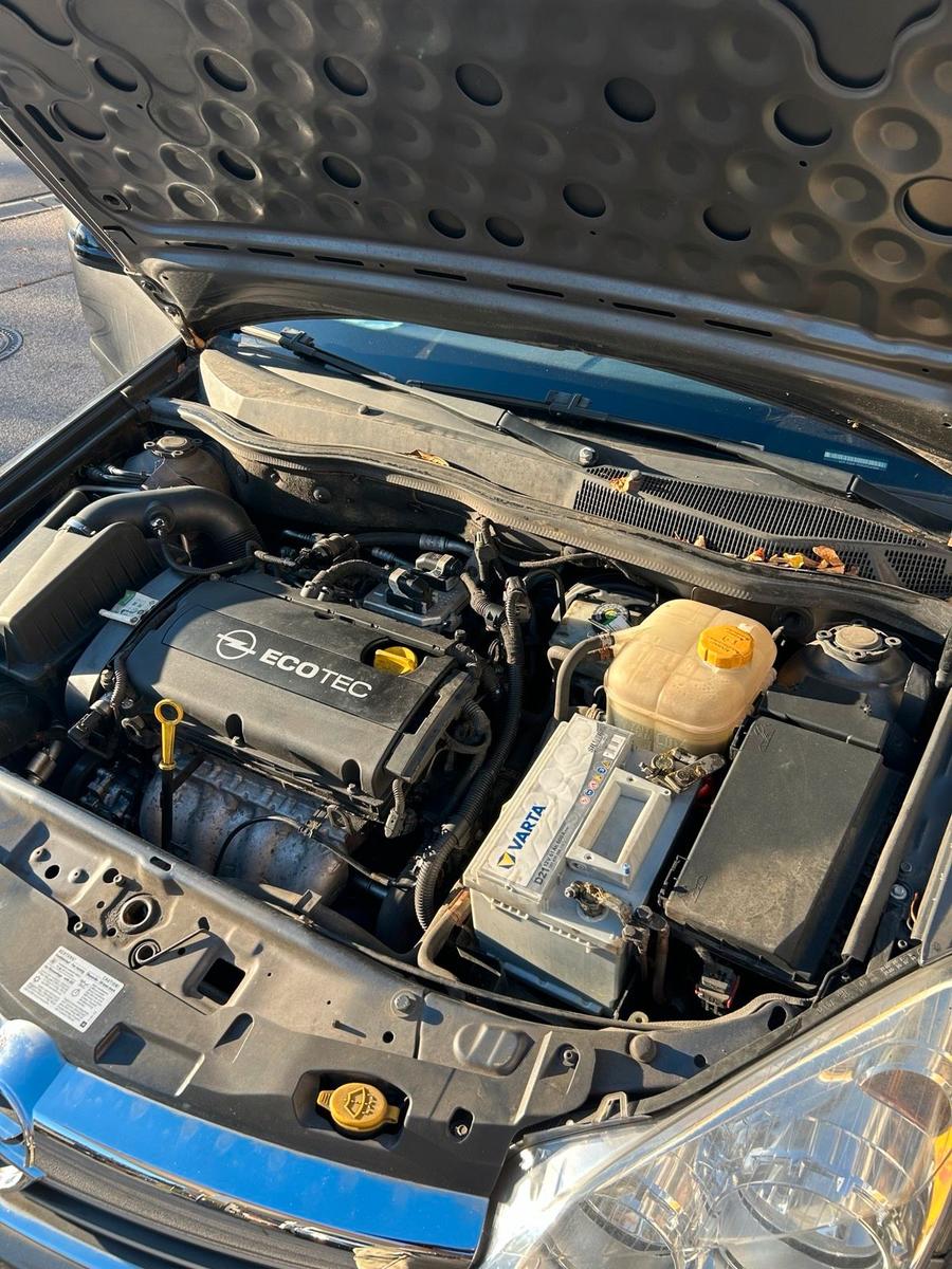 Opel Astra 2008 — photo 13