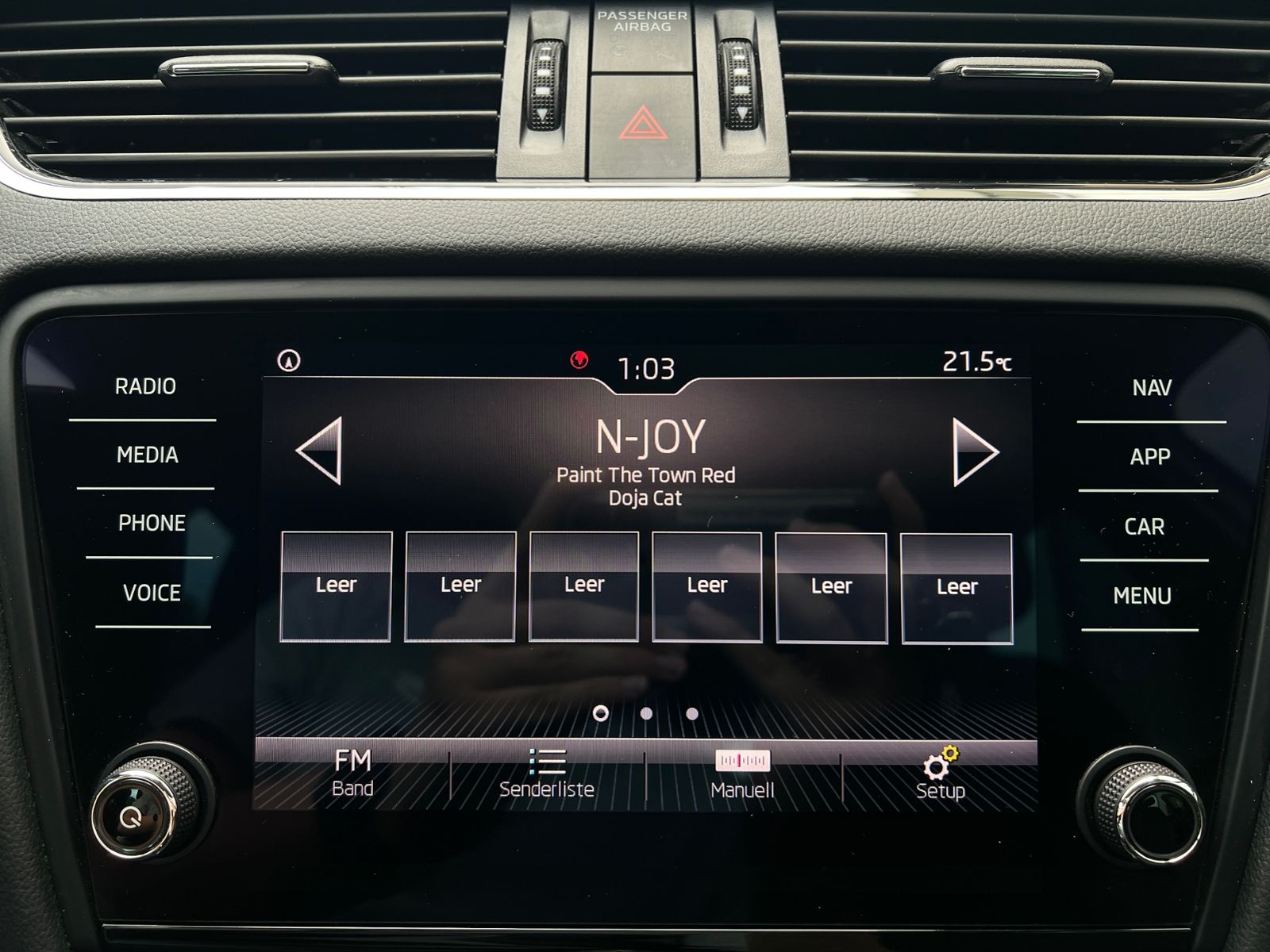 Fahrzeugabbildung SKODA Octavia III Combi Tour 2.0 TDI *AHK, Navi, 16''-