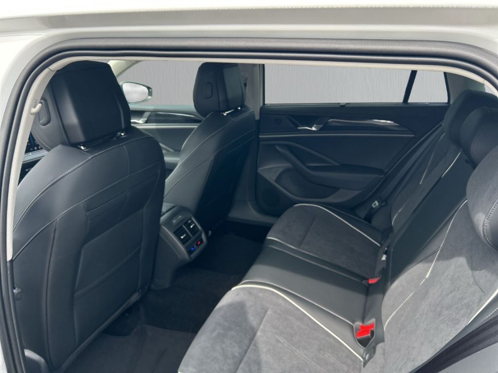 Volkswagen Passat Variant - Bild 14