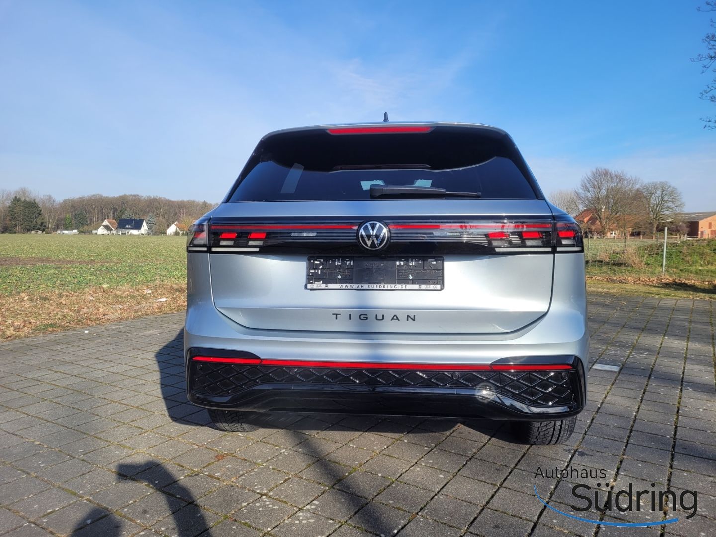 Tiguan 2,0 R-Line TSI DSG 4Motion HUD AHK Matrix
