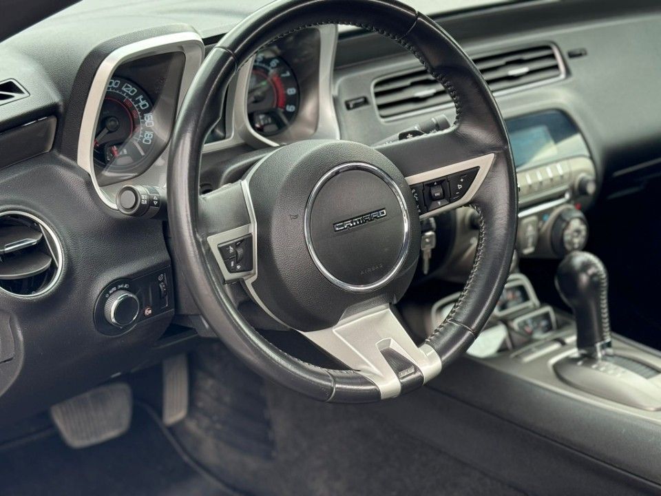 Fahrzeugabbildung Chevrolet Camaro 6.2 V8 SS Leder Schiebedach 20 Automatik