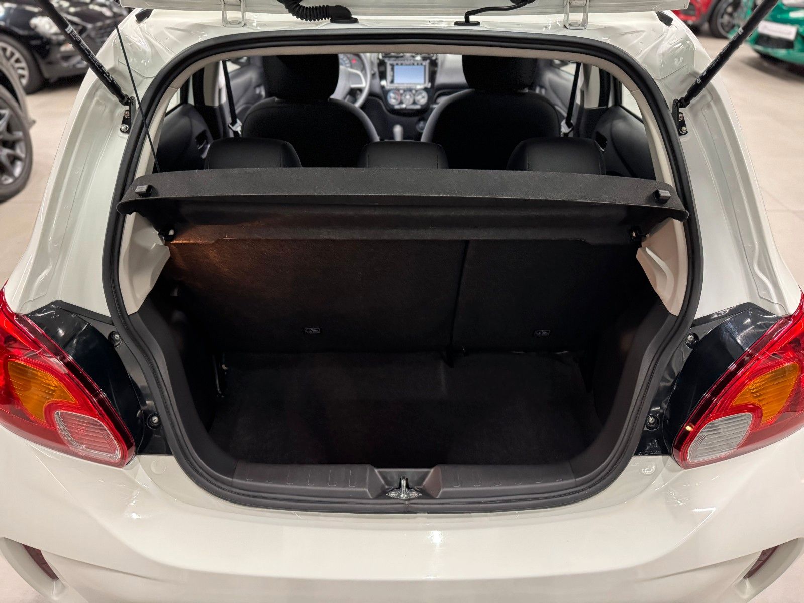 Fahrzeugabbildung Mitsubishi Space Star 1,2 Select Klima DAB+