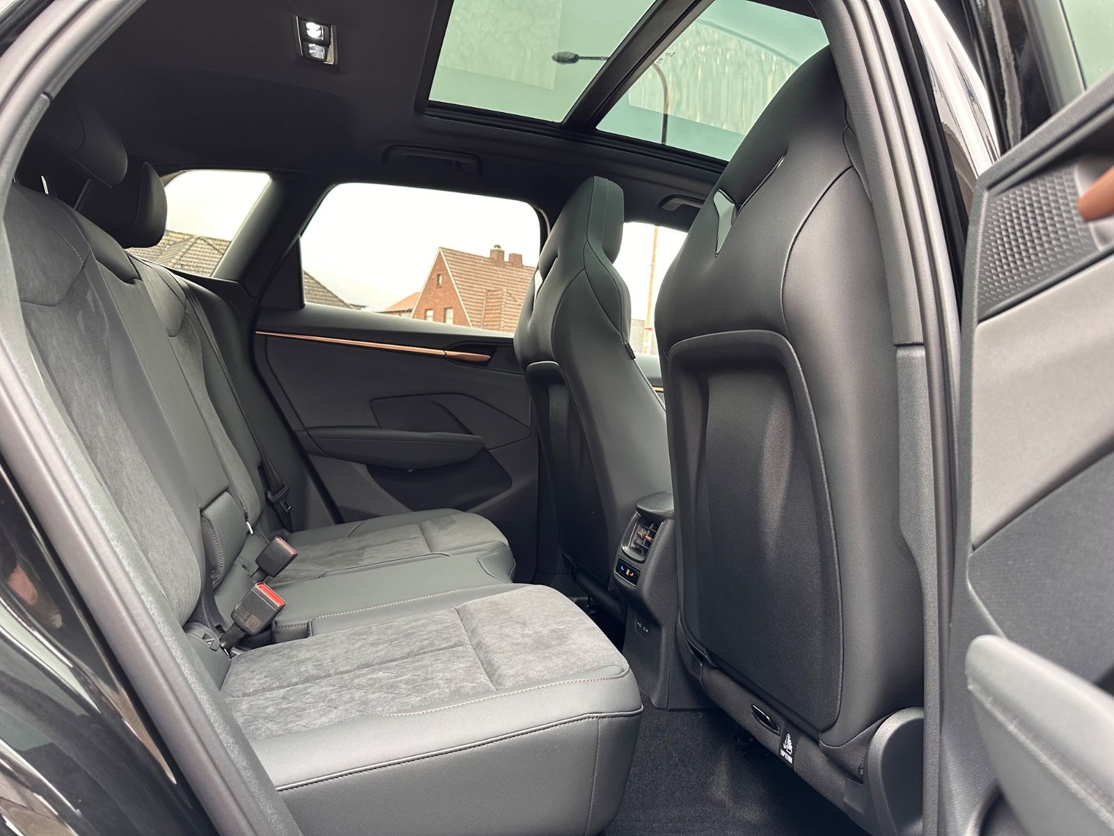 Fahrzeugabbildung CUPRA Terramar VZ 2.0 TSI 4Dr DSG Matrix/Pano/AHK/ACC