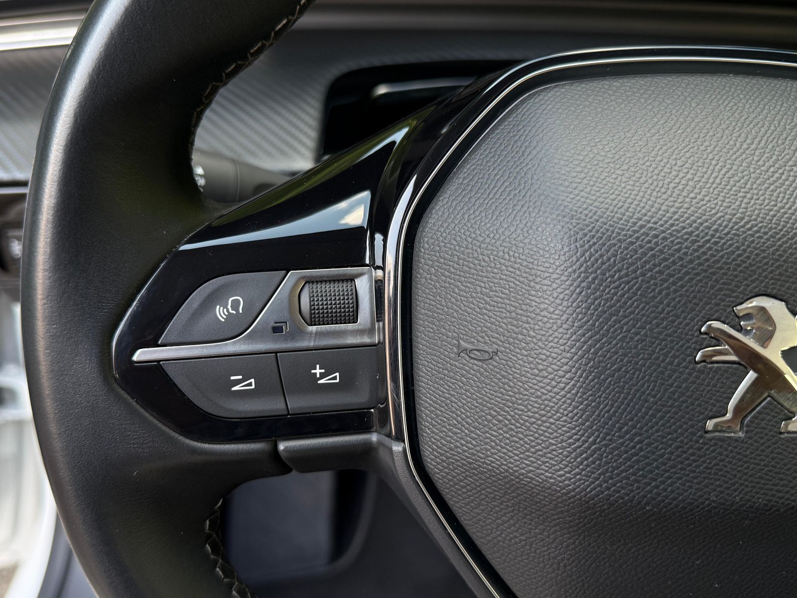 Fahrzeugabbildung Peugeot 508 1.5 Blue-HDI Active NAV+SHZ+KAM180°+TEMP+MFL