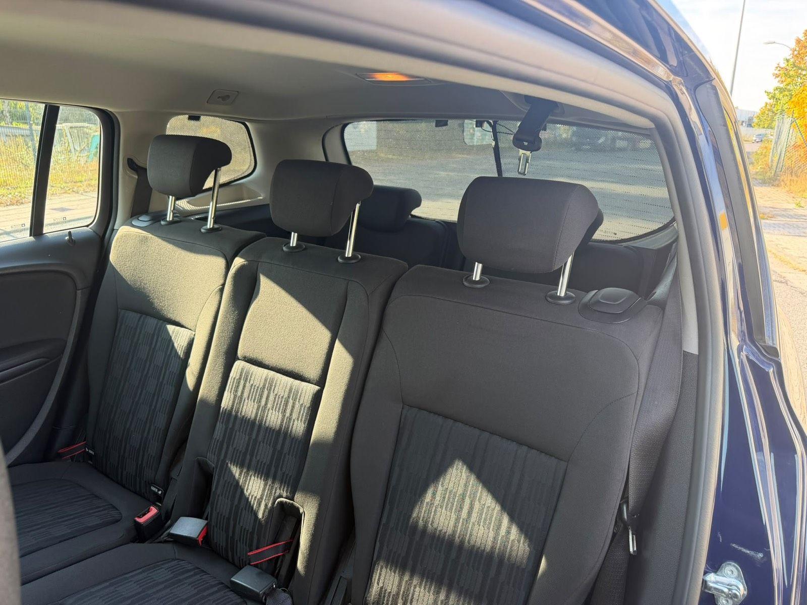 Opel Zafira 2015 — photo 7