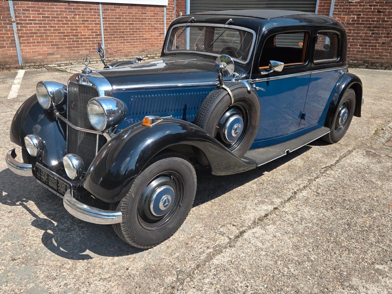 Mercedes-Benz 230