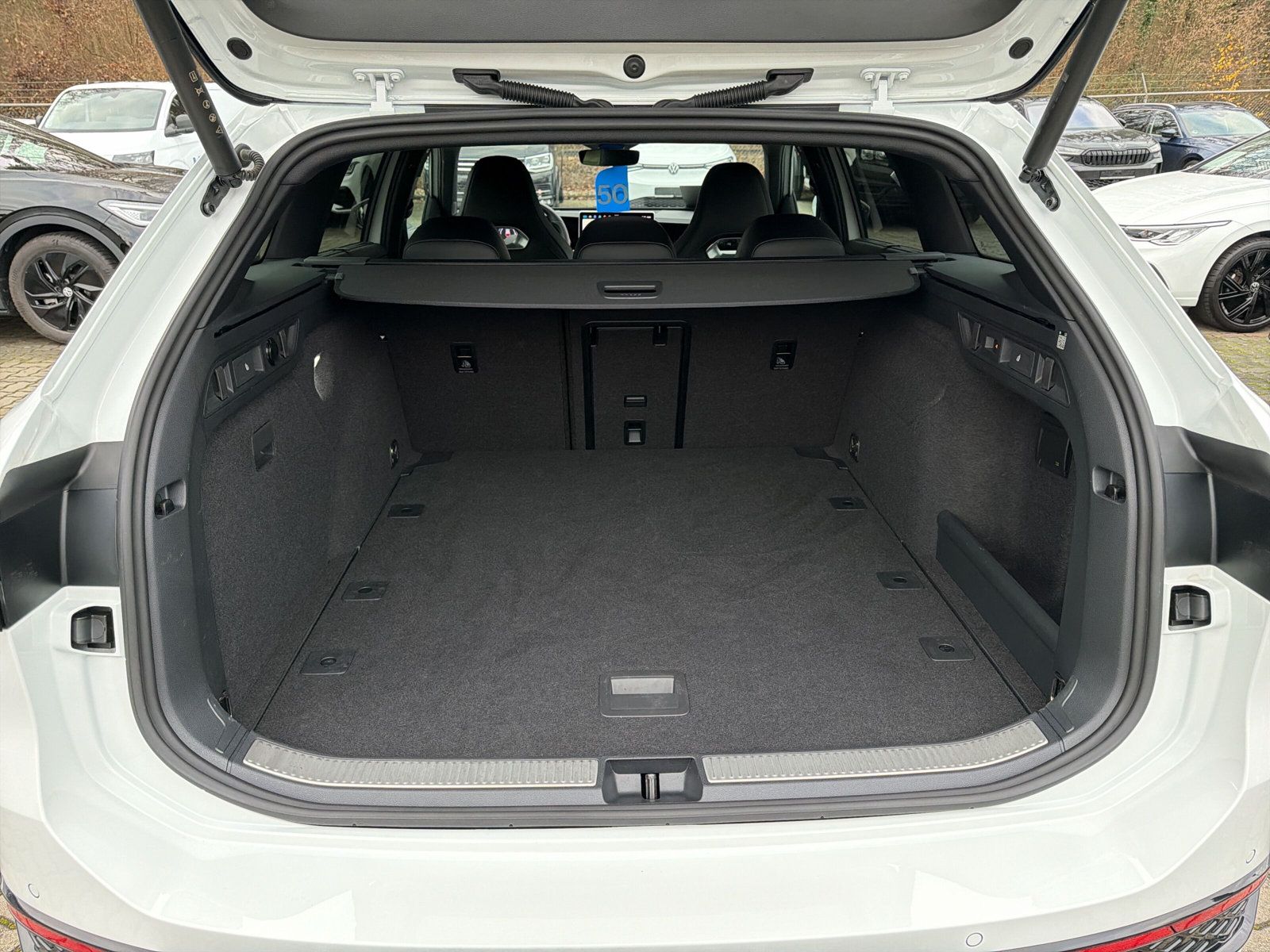 Passat Variant R-Line TDi DSG Navi AZV Matrix