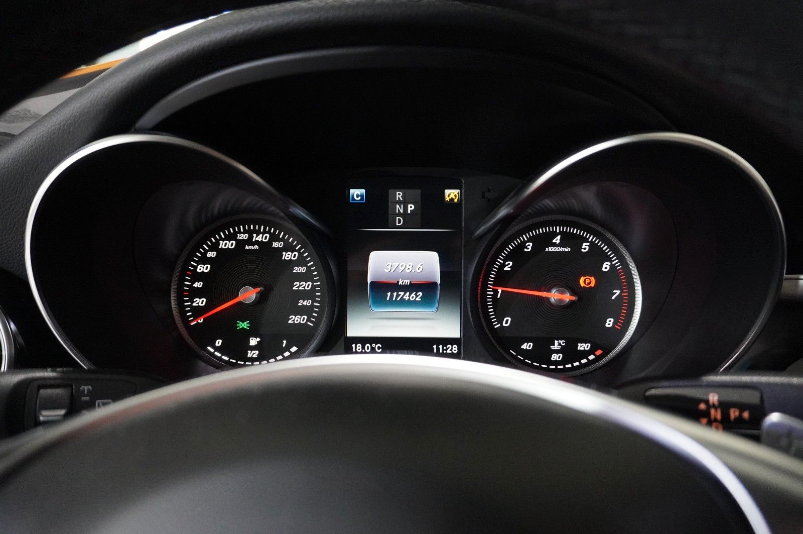Fahrzeugabbildung Mercedes-Benz C 200 T AMG LINE 9G-TRONIC NAVI/LED/PANO./SPORT