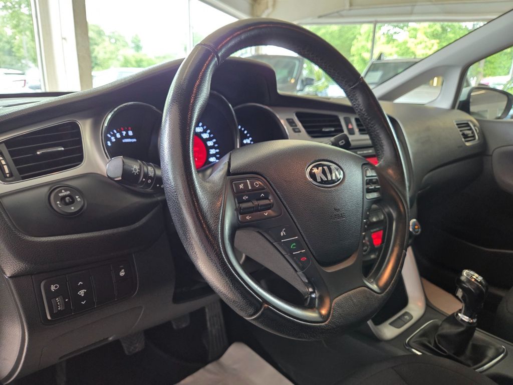 Kia cee'd Sporty Wagon cee'd Sportswagon FIFA World Cup Edition – Ansicht 10
